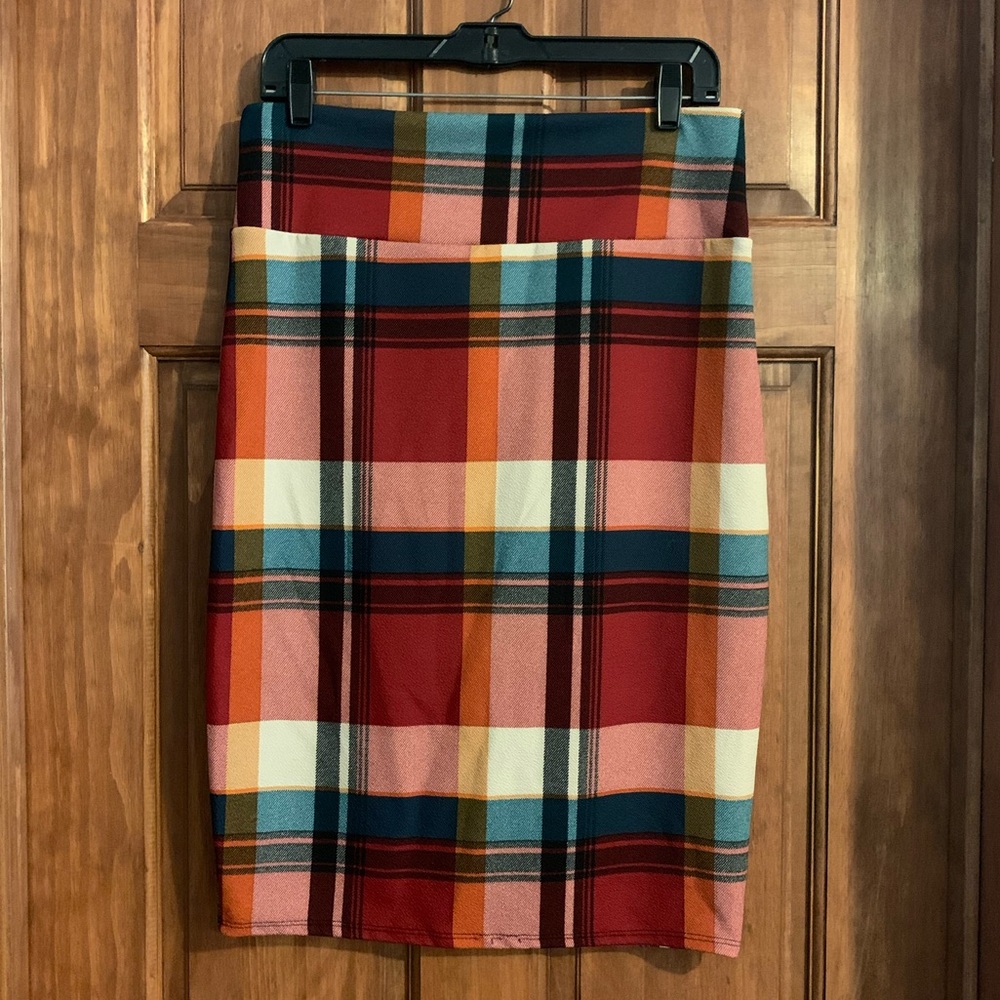 Plaid pencil skirt